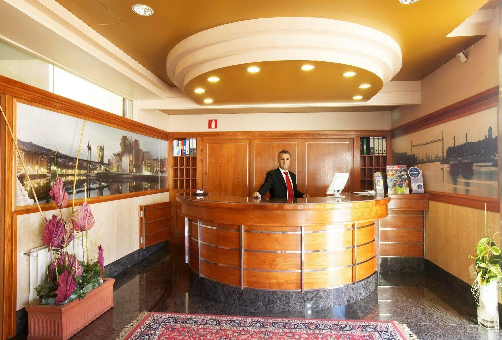 Hospedium Hotel Blu Loiu Esterno foto